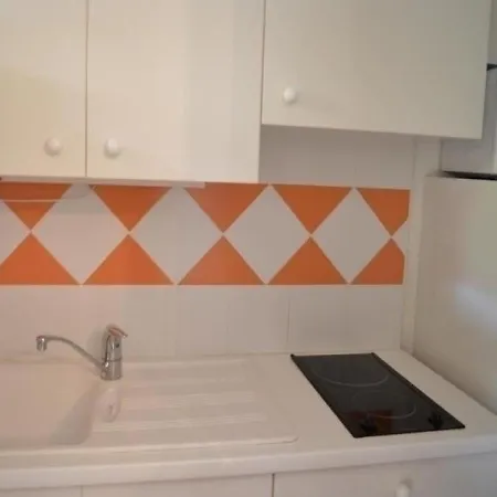 Avec Terrasse, Parking, A 500m De La - - Fr-1-251-66 *