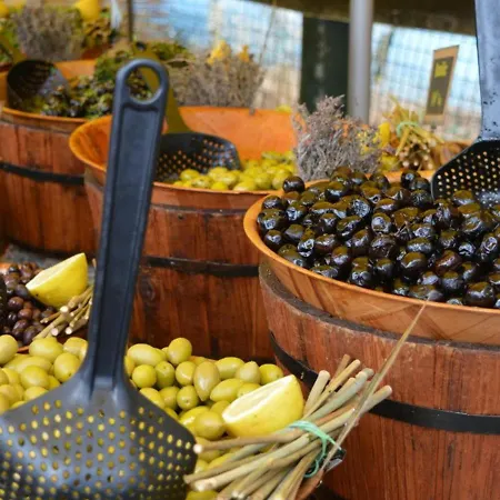 Avec Terrasse, Parking, A 500m De La - - Fr-1-251-66