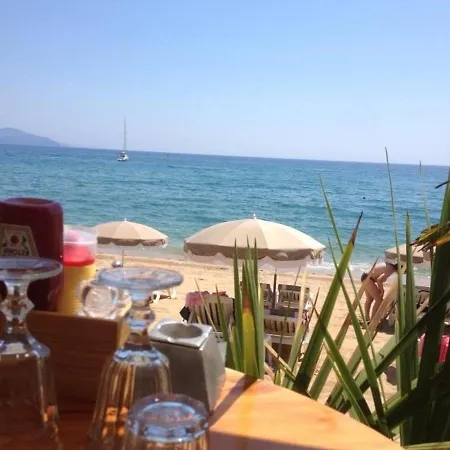 Avec Terrasse, Parking, A 500m De La - - Fr-1-251-66 * Le Lavandou