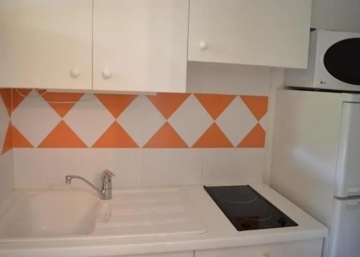 Avec Terrasse, Parking, A 500m De La - - Fr-1-251-66 *