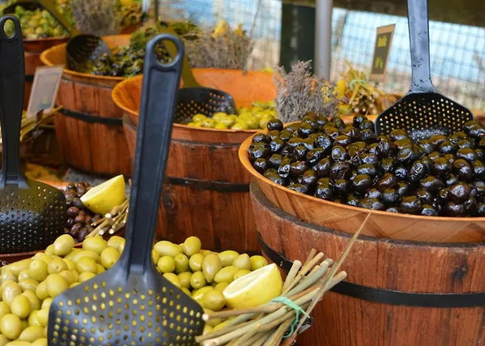 Avec Terrasse, Parking, A 500m De La - - Fr-1-251-66