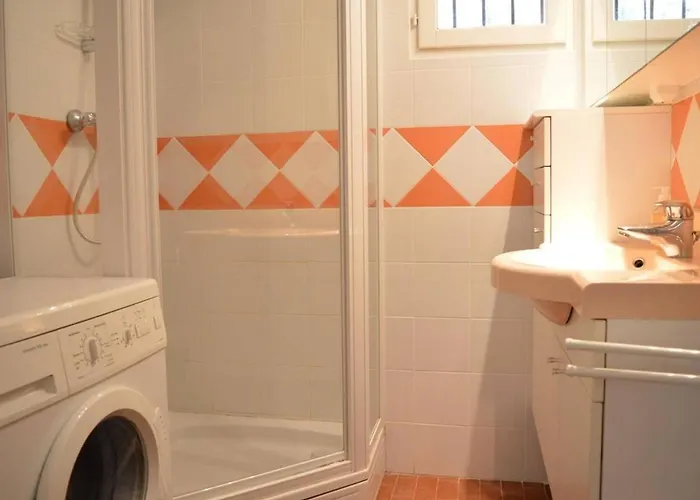 Apartman Avec Terrasse, Parking, A 500m De La - - Fr-1-251-66 *